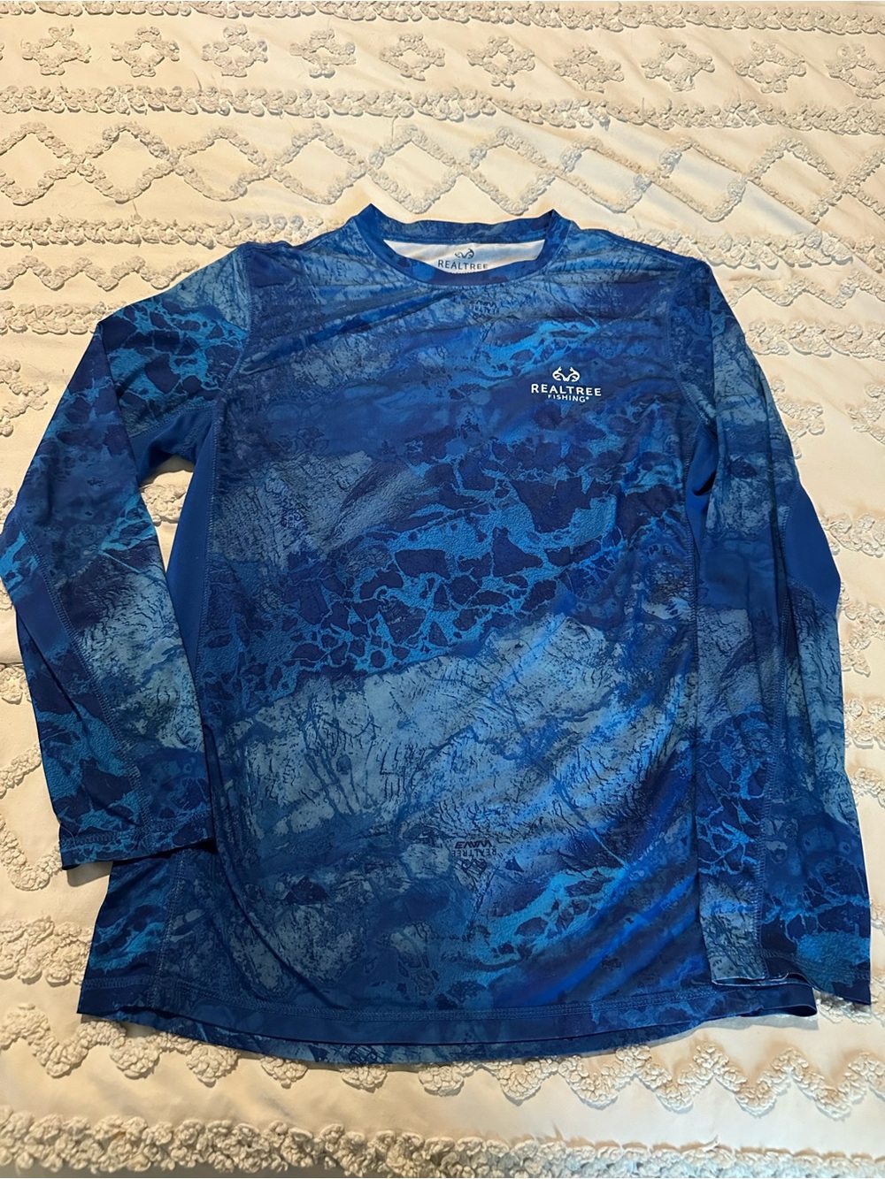 Realtree Men's Blue Camo-Pattern Long Sleeve Performance Tee